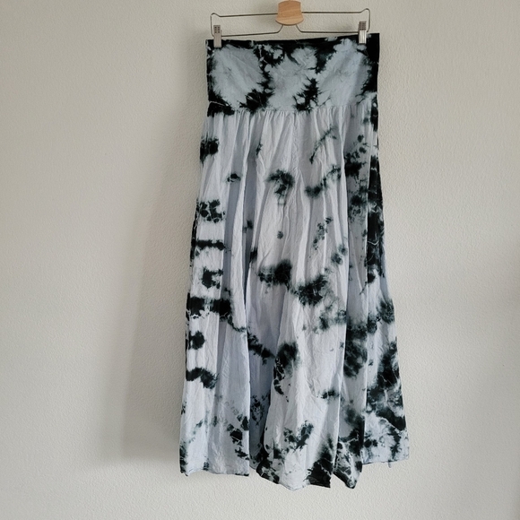 Romeo & Juliet Couture Dresses & Skirts - Romeo and Juliet couture tie dye maxie skirt